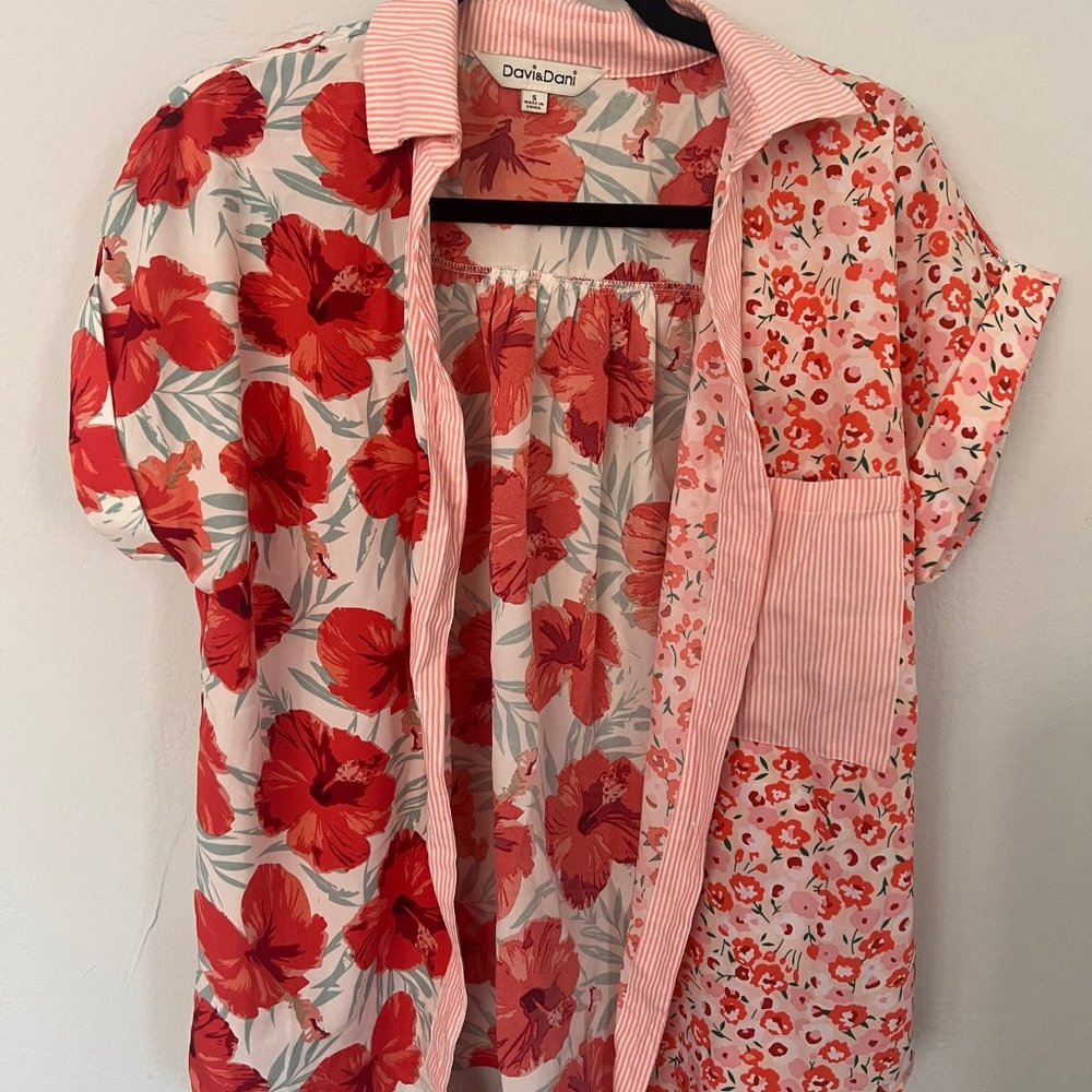 Davi & Dani Floral Button up shirt